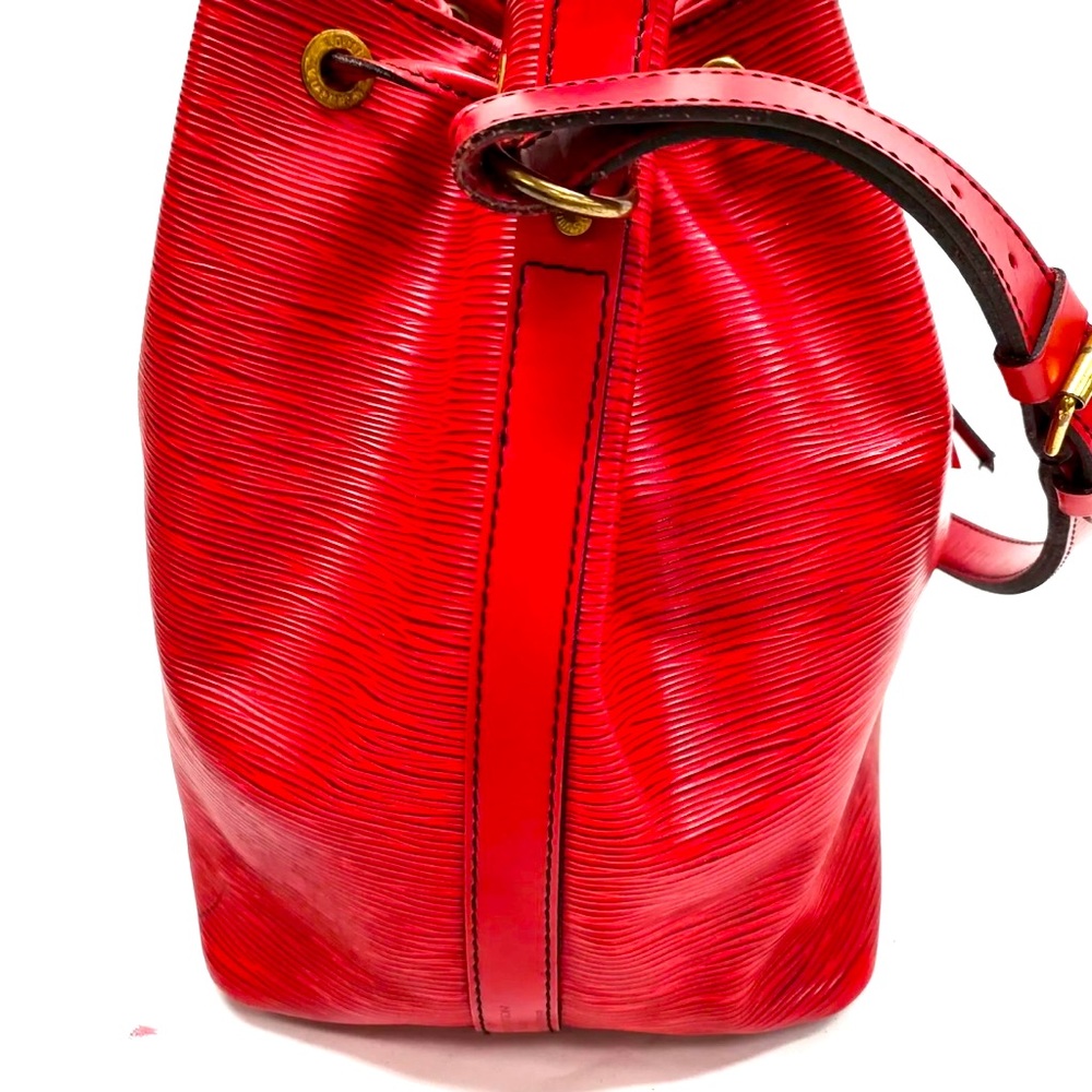 - Louis Vuitton LV Shoulder Bag M44107 Petit Noe Red Epi made in France 🇫🇷 - Picture 3 of 8